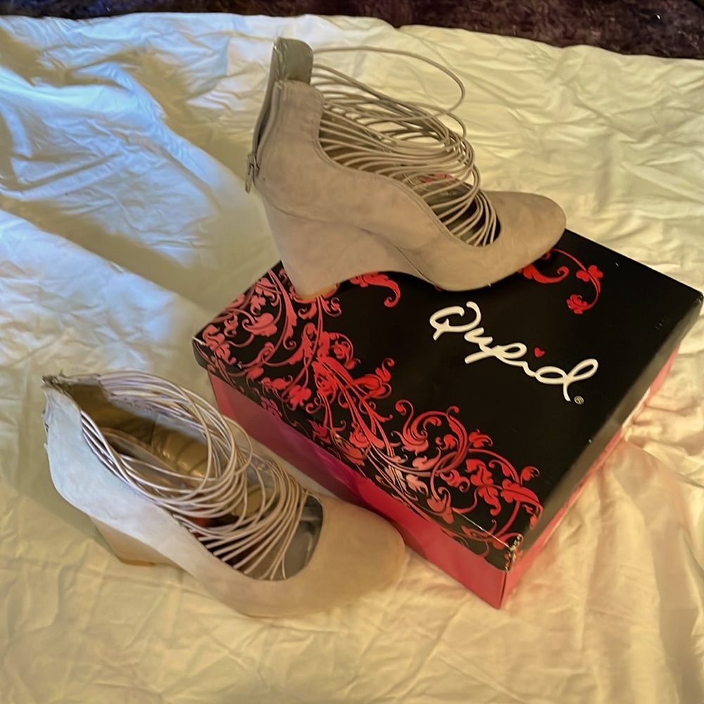 Qupid strappy wedge heels laced wedges like new